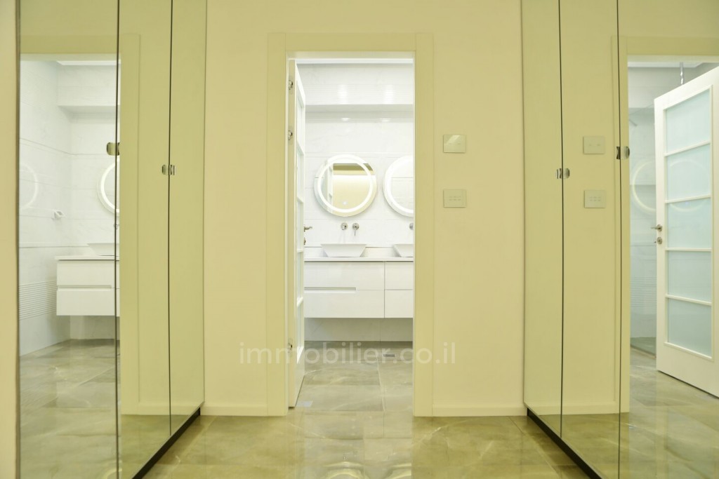 Apartamento 4 cômodos Jerusalém Rehavia 343-IBL-991