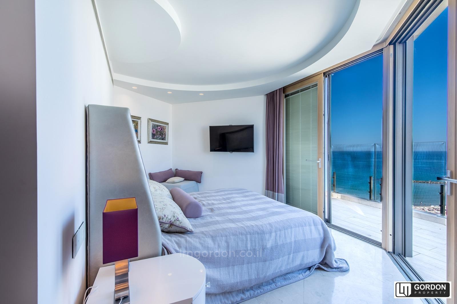 Duplex-Cobertura 5 cômodos Tel Aviv Primeira linha de mar 357-IBL-1454