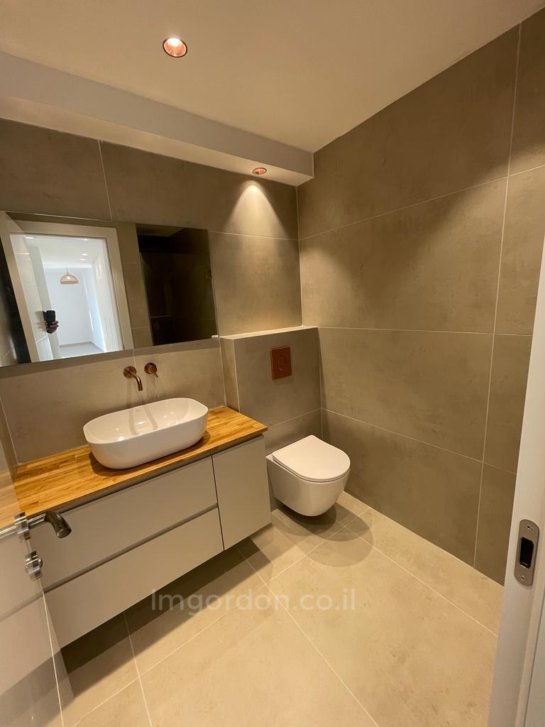 Apartamento 3 cômodos Tel Aviv Região marítima 357-IBL-1575