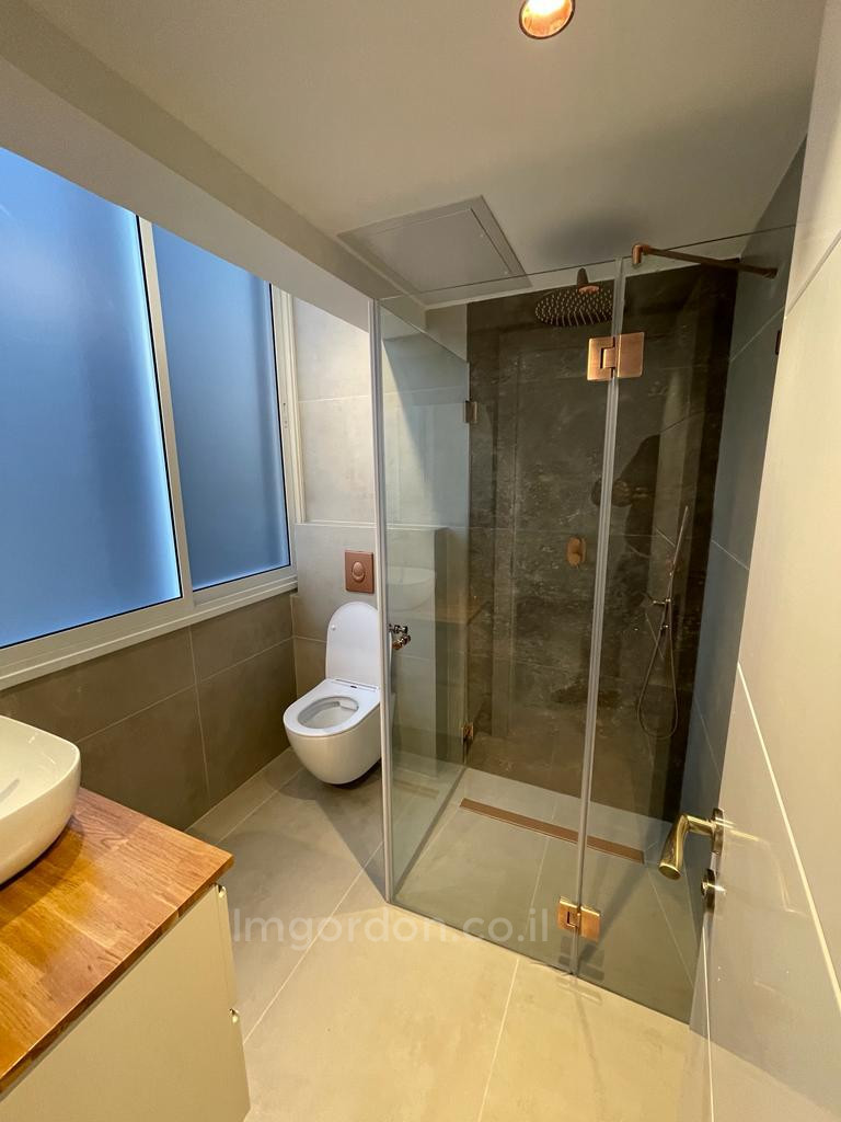 Apartamento 3 cômodos Tel Aviv Região marítima 357-IBL-1575