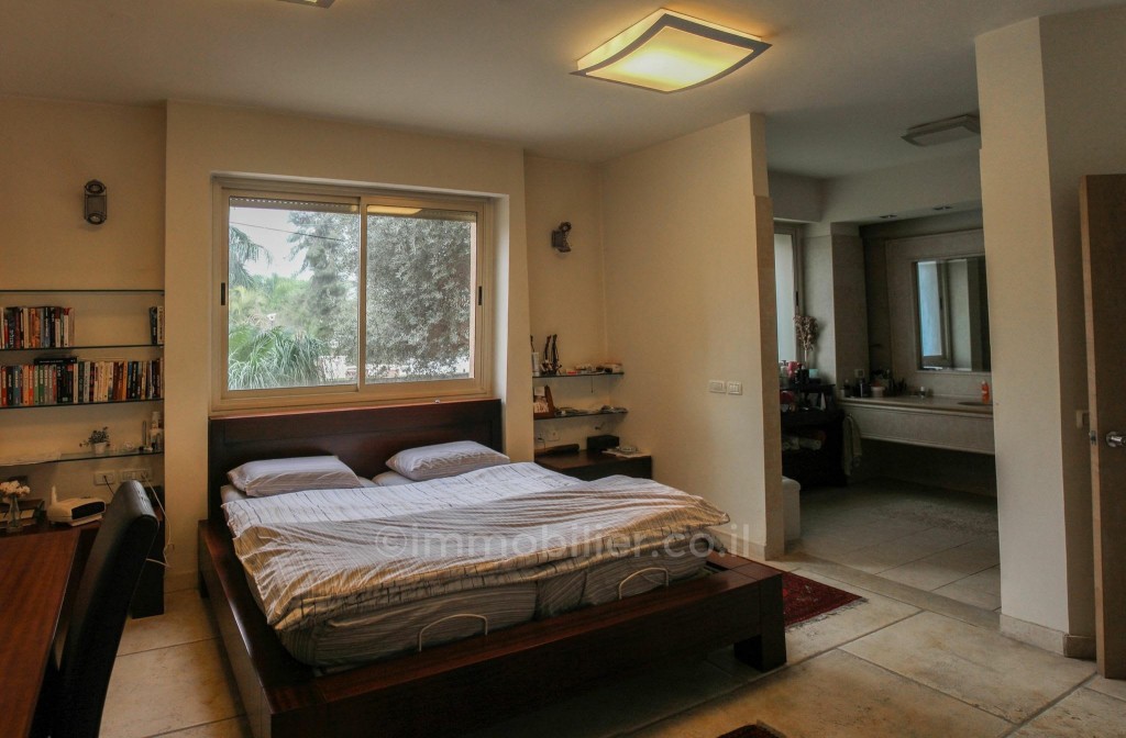 Casarão 7 cômodos Netanya Neve Itamar 368-IBL-222