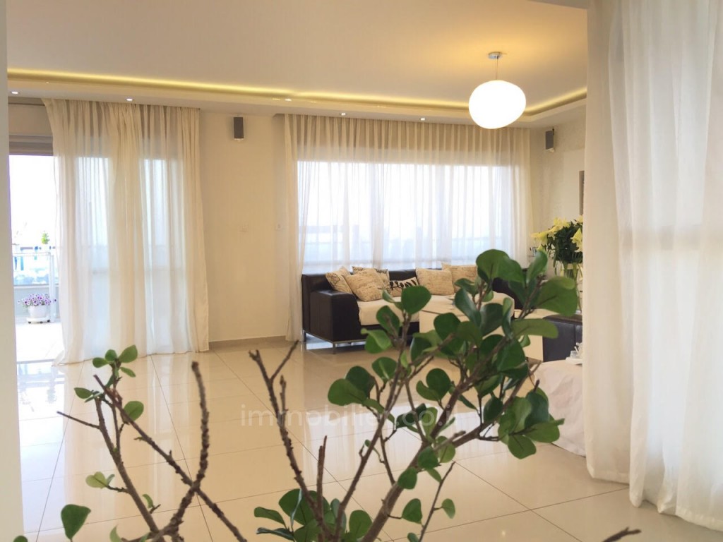 Cobertura 6 cômodos Netanya Kiriat Hasharon 368-IBL-280