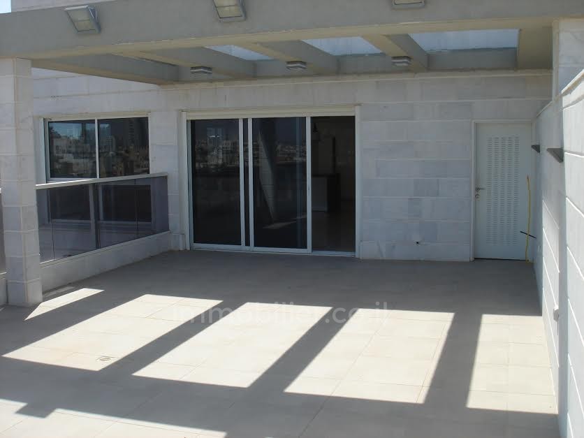 Cobertura 5 cômodos Netanya Centro da cidade 368-IBL-305