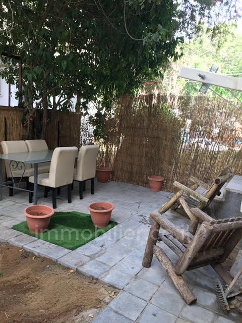 Apartamento 2 cômodos Netanya Centro da cidade 368-IBL-356