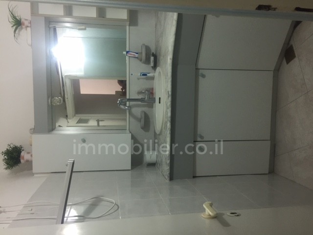 Apartamento 2 cômodos Netanya Centro da cidade 368-IBL-362