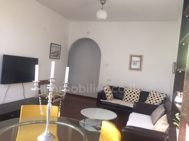 Apartamento 2 cômodos Netanya Centro da cidade 368-IBL-362