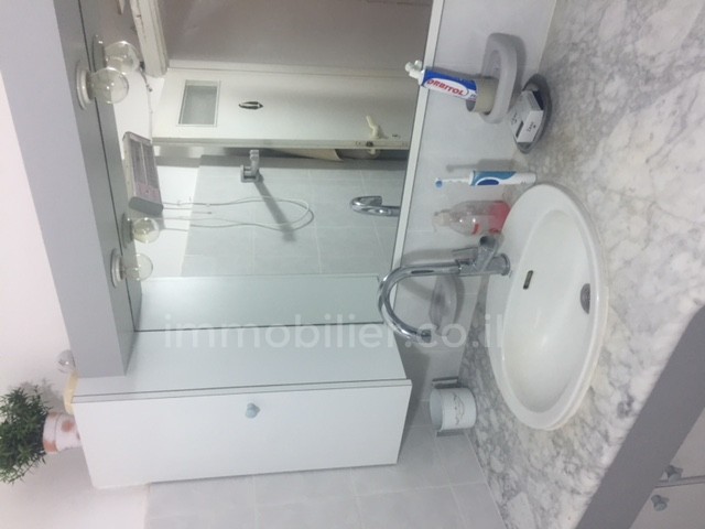 Apartamento 2 cômodos Netanya Centro da cidade 368-IBL-362