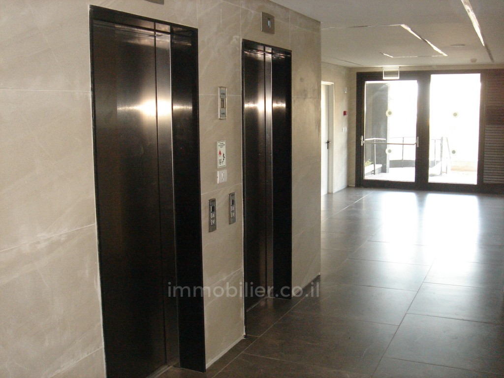 Apartamento 5 cômodos Netanya Nat600 368-IBL-369