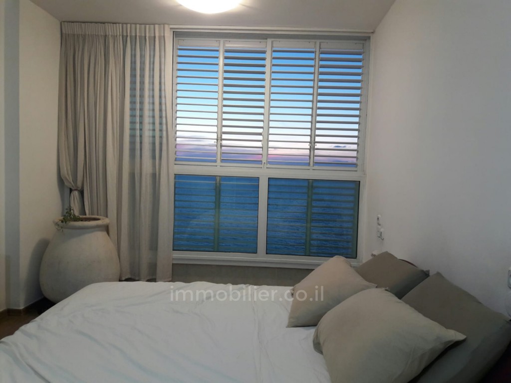 Cobertura 5 cômodos Netanya Centro da cidade 368-IBL-371