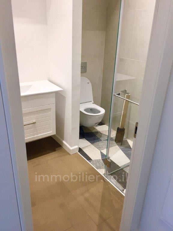 Apartamento 3 cômodos Tel Aviv Centro da cidade 368-IBL-373