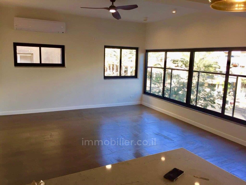 Apartamento 3 cômodos Tel Aviv Centro da cidade 368-IBL-373