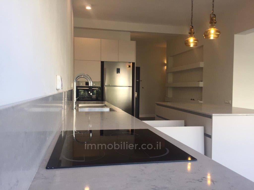 Apartamento 3 cômodos Tel Aviv Centro da cidade 368-IBL-373