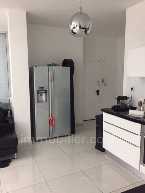 Apartamento 4 cômodos Netanya Centro da cidade 368-IBL-377