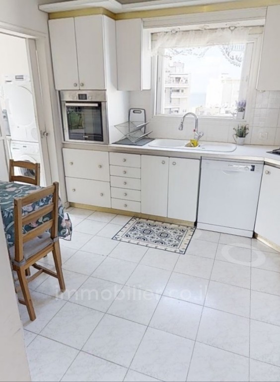 Apartamento 4 cômodos Netanya Centro da cidade 368-IBL-381