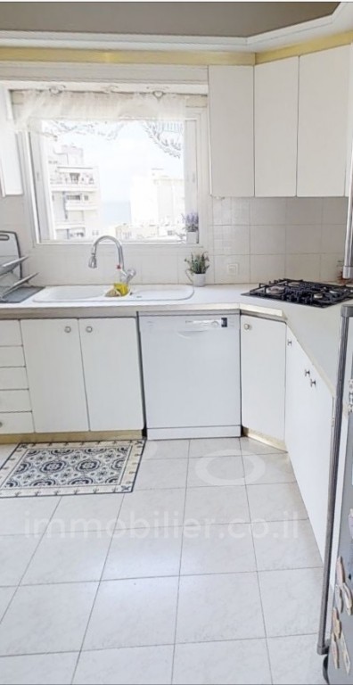 Apartamento 4 cômodos Netanya Centro da cidade 368-IBL-381