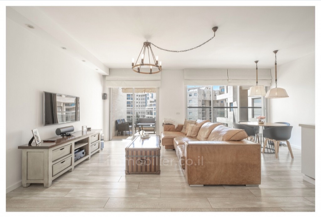 Apartamento 5 cômodos Tel Aviv Goush Hagadol 368-IBL-385