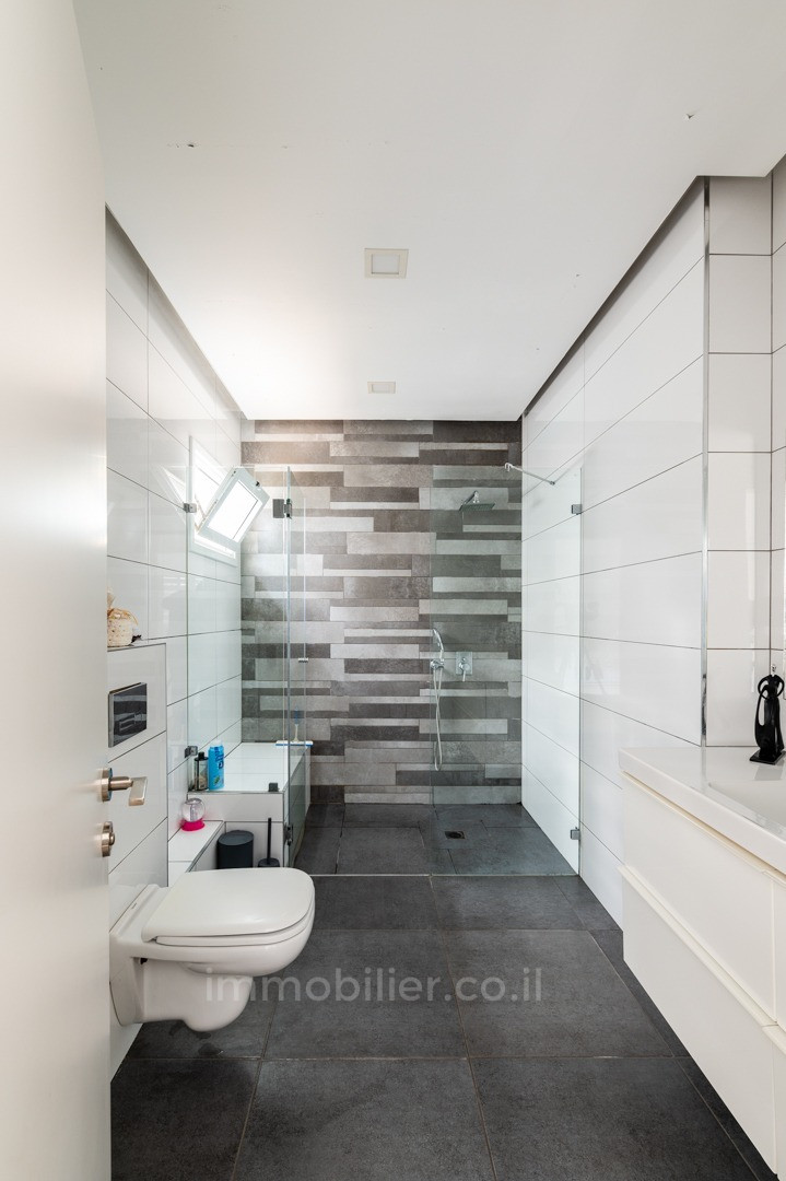 Casarão 6 cômodos Hadera Bairro Ha-Otsar 379-IBL-268