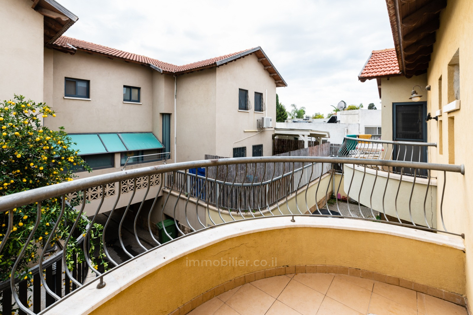 Casarão 6 cômodos Hadera Bairro Ha-Otsar 379-IBL-268