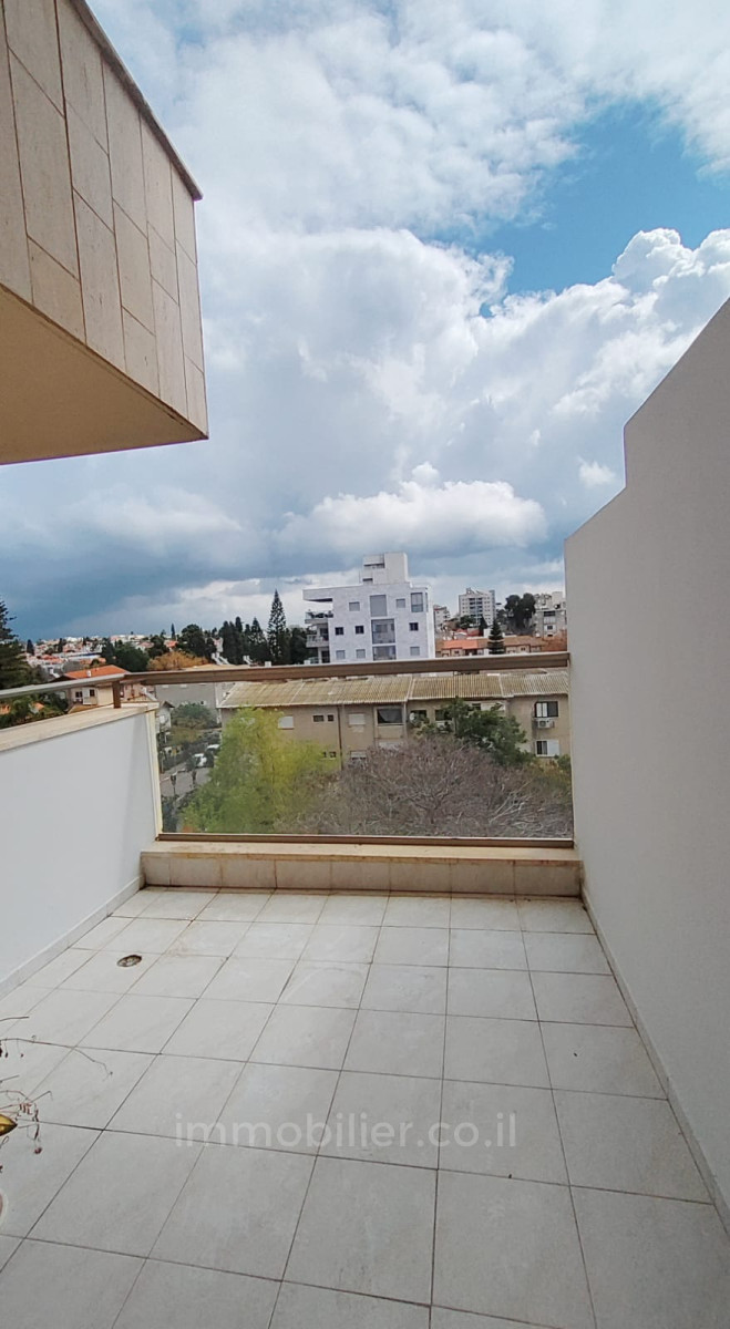 Apartamento 4 cômodos Hadera Bairro Ha-Otsar 379-IBL-273