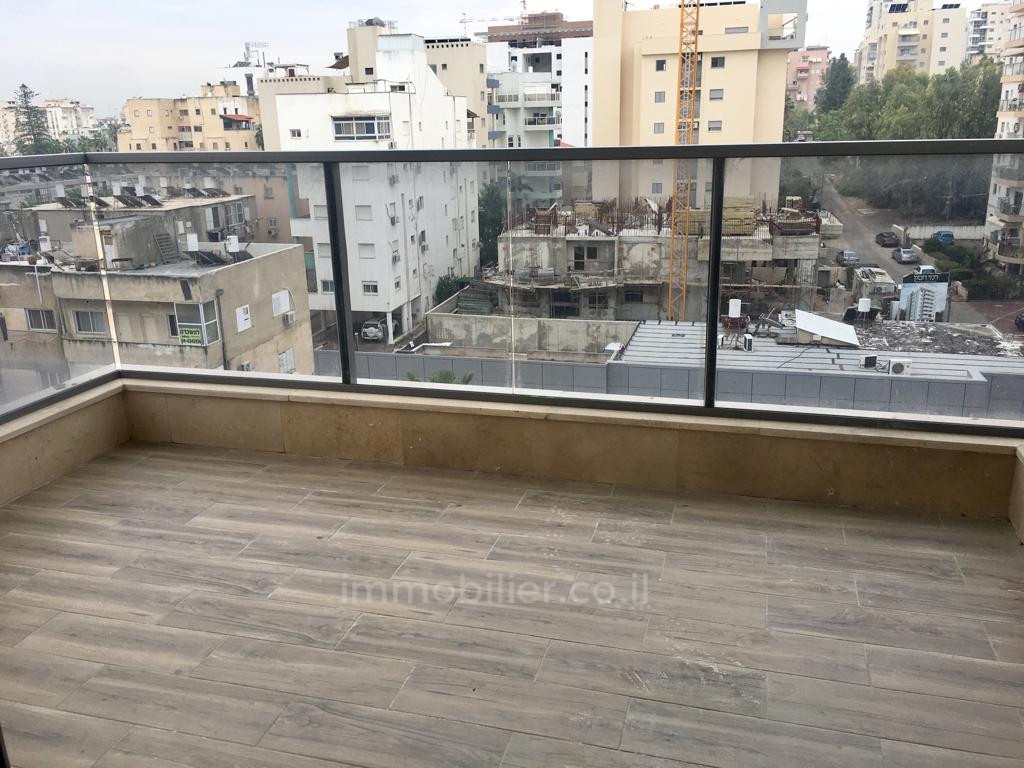 Apartamento 3 cômodos Hadera Centro da cidade 379-IBL-275