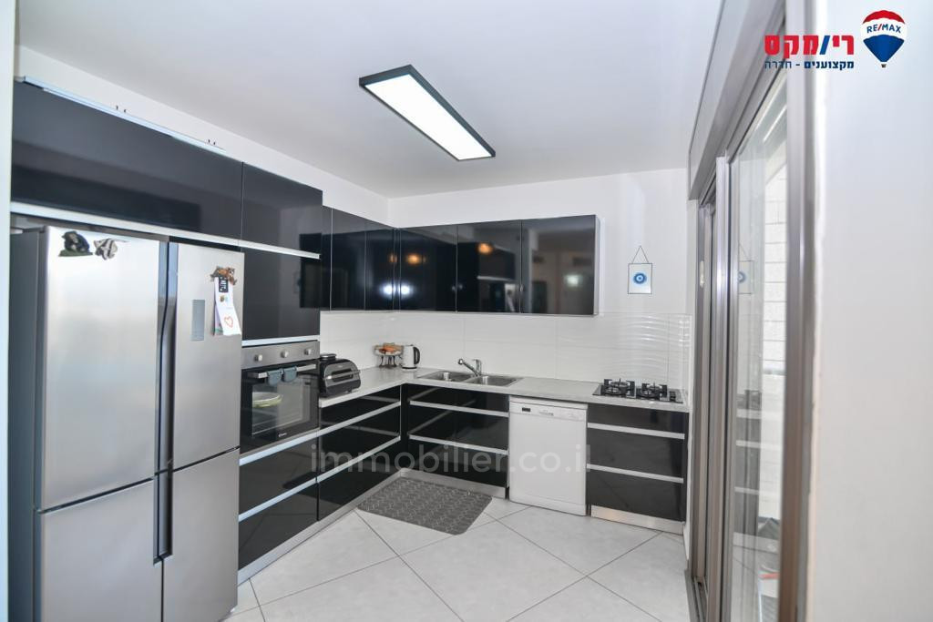 Apartamento 5 cômodos Hadera Ein a Yam 379-IBL-276