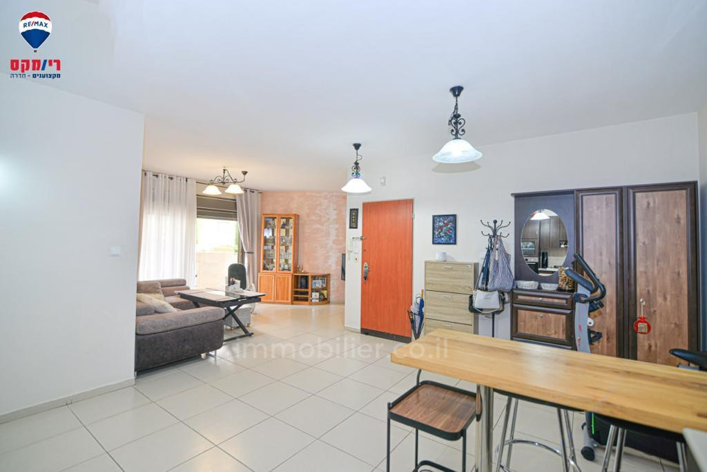 Apartamento 4 cômodos Hadera Centro da cidade 379-IBL-286