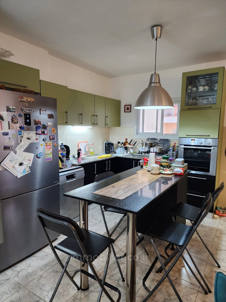 Apartamento 4 cômodos Hadera Givat olga 379-IBL-288