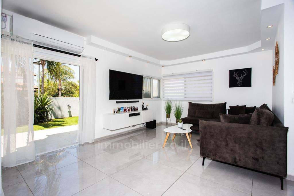 Casa de campo 6 cômodos Hadera weitzman 379-IBL-298