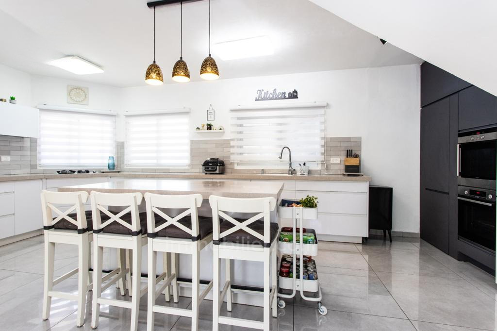 Casa de campo 6 cômodos Hadera weitzman 379-IBL-298