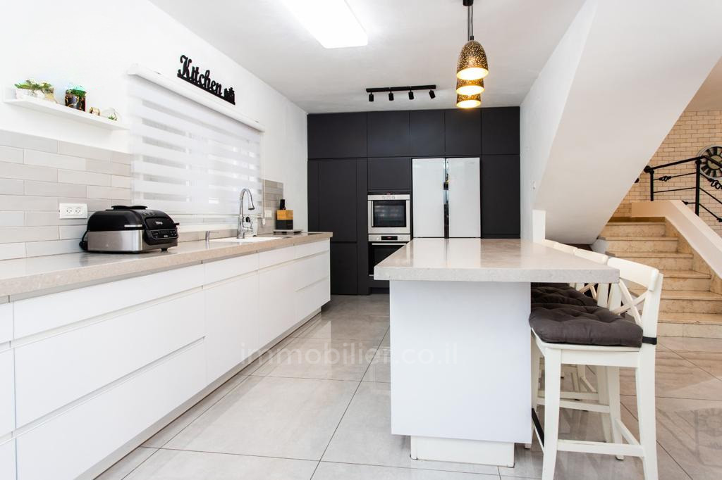 Casa de campo 6 cômodos Hadera weitzman 379-IBL-298