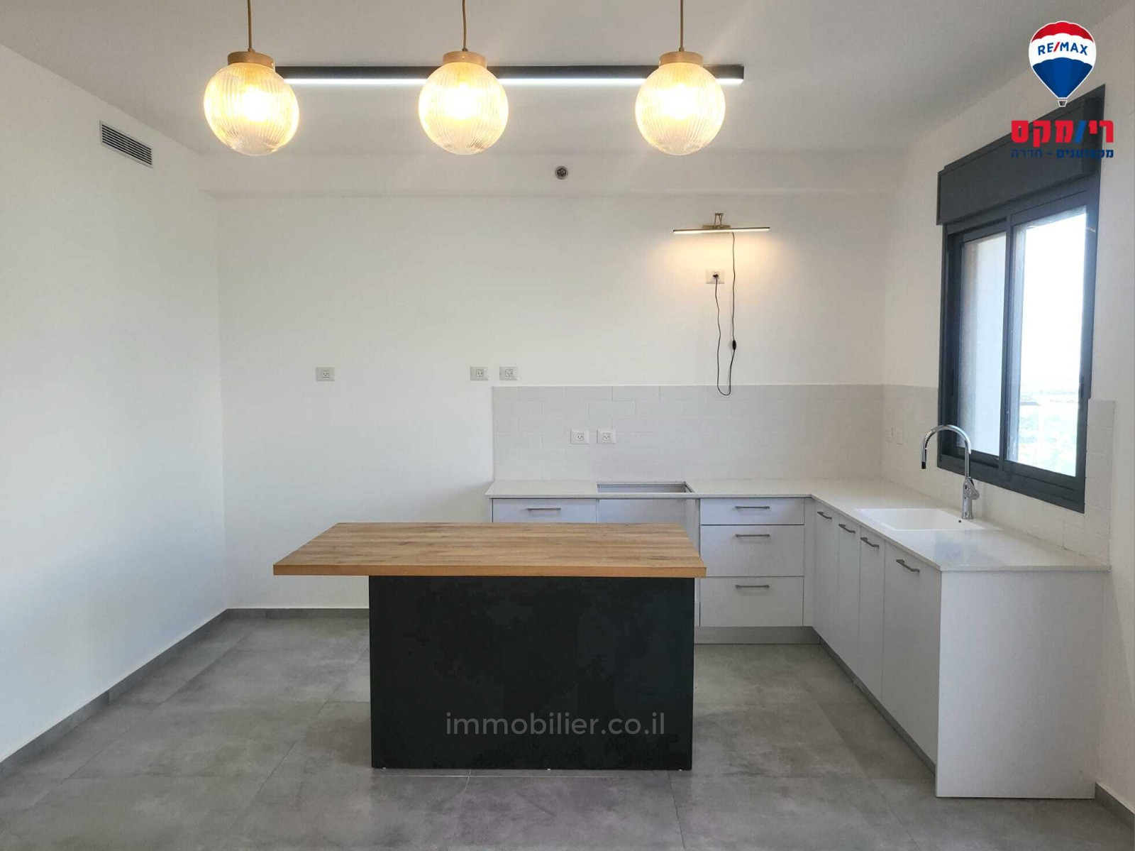 Apartamento 4 cômodos Hadera Centro da cidade 379-IBL-300