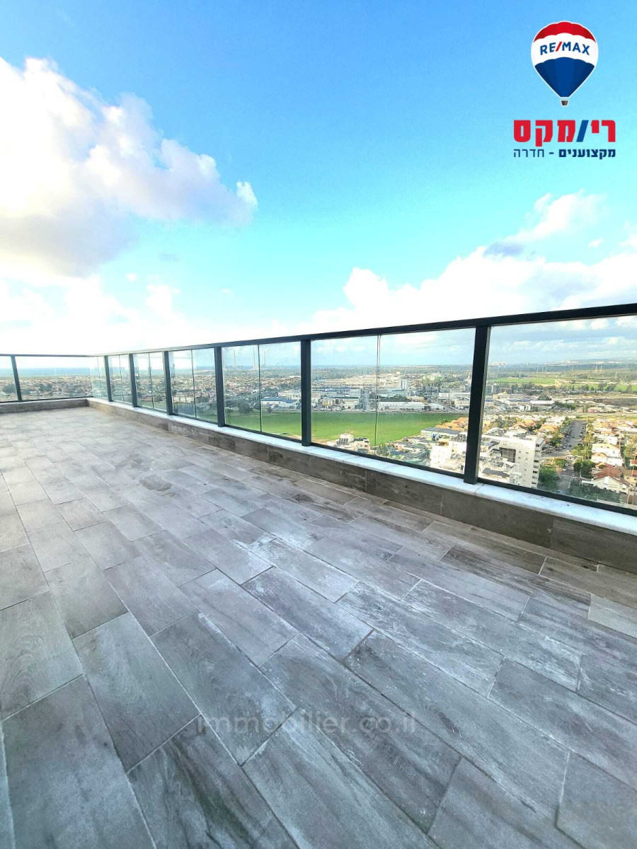 Apartamento 4 cômodos Hadera Centro da cidade 379-IBL-300