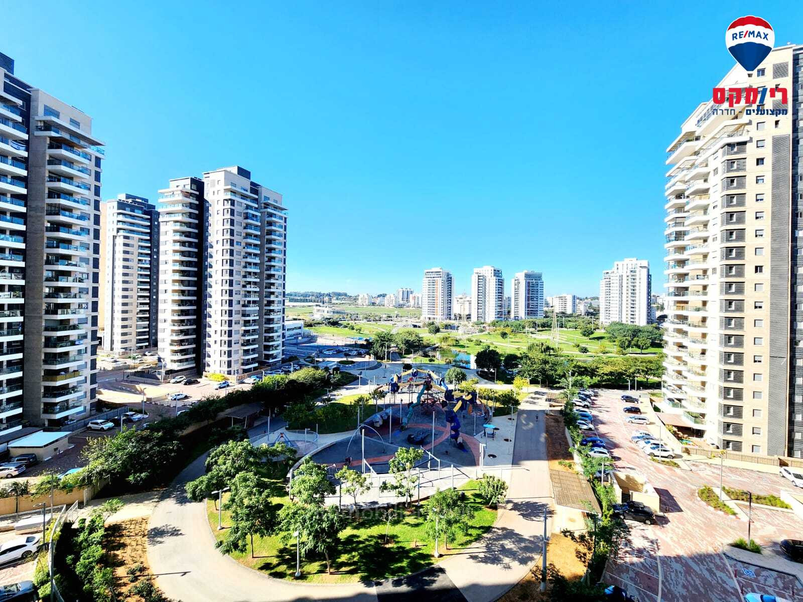 Apartamento 5 cômodos Hadera Bairro do Parque 379-IBL-303