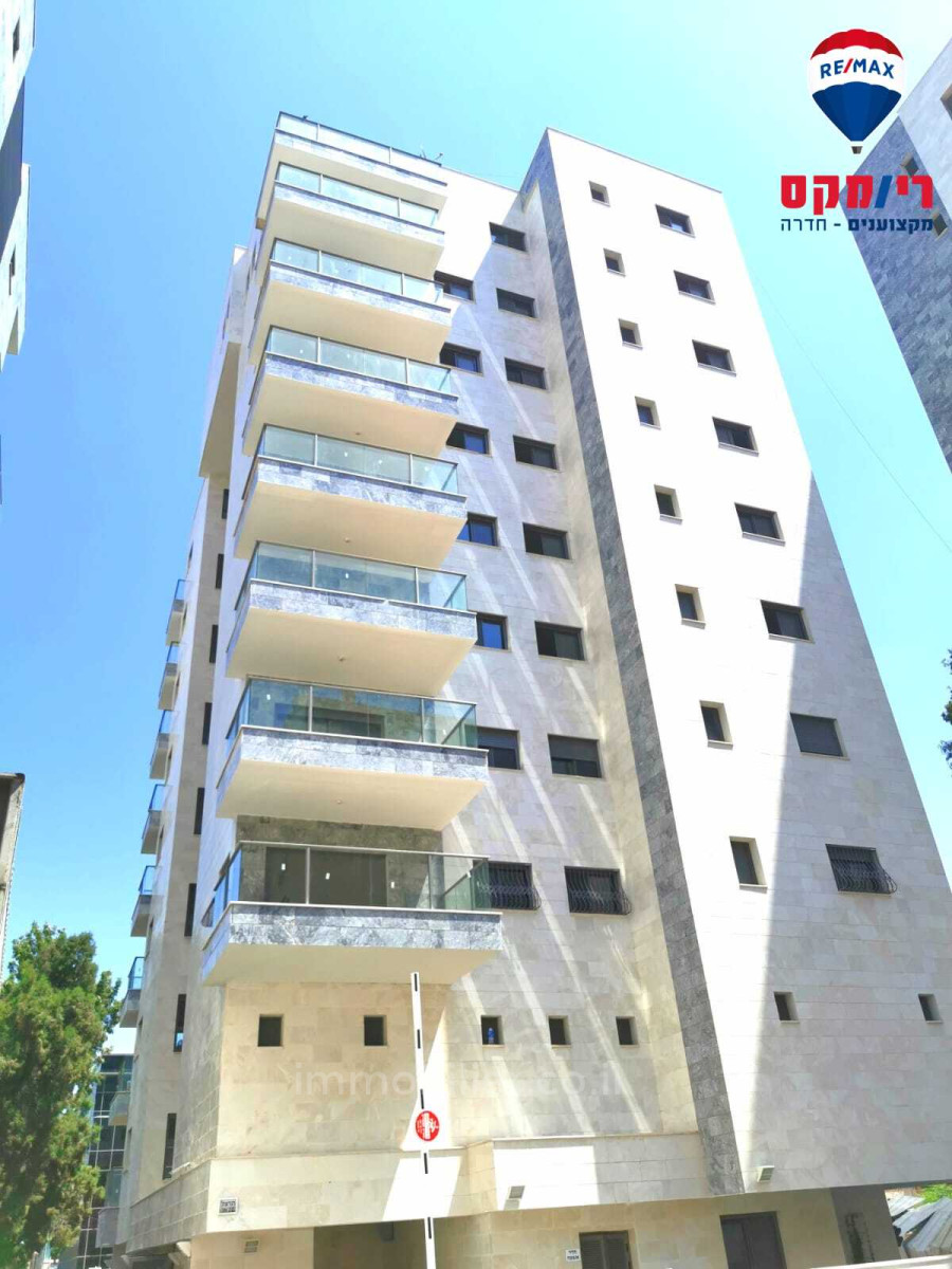 Apartamento 4 cômodos Hadera Centro da cidade 379-IBL-306