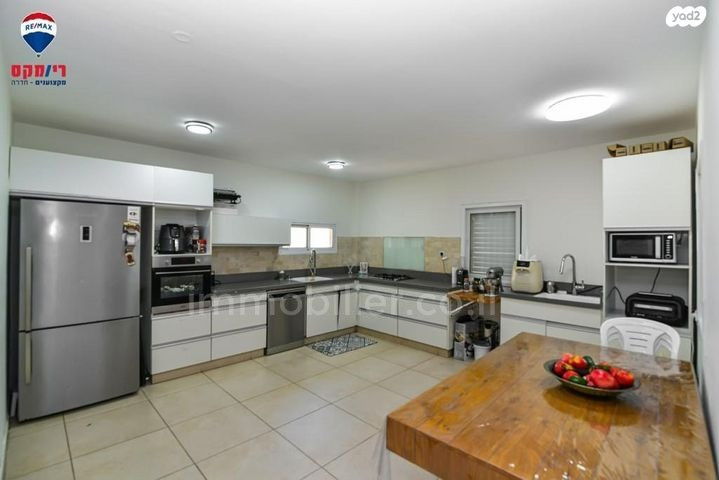 Apartamento 4.5 cômodos Hadera Centro da cidade 379-IBL-307