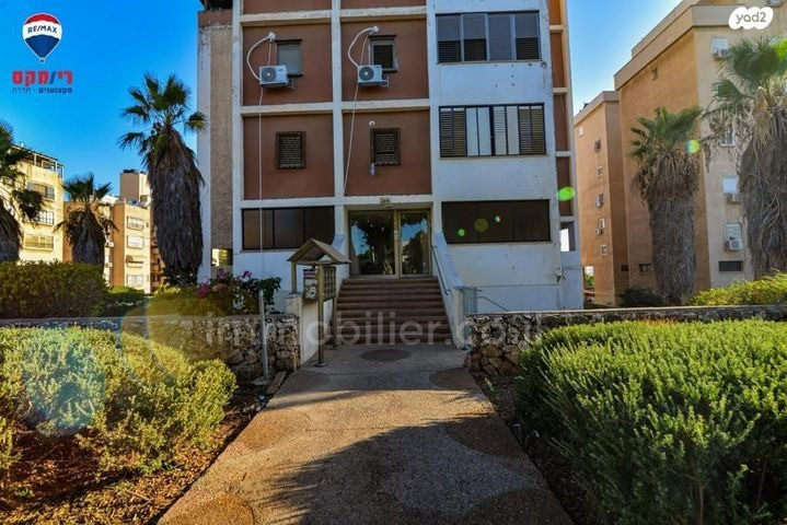 Apartamento 4.5 cômodos Hadera Centro da cidade 379-IBL-307