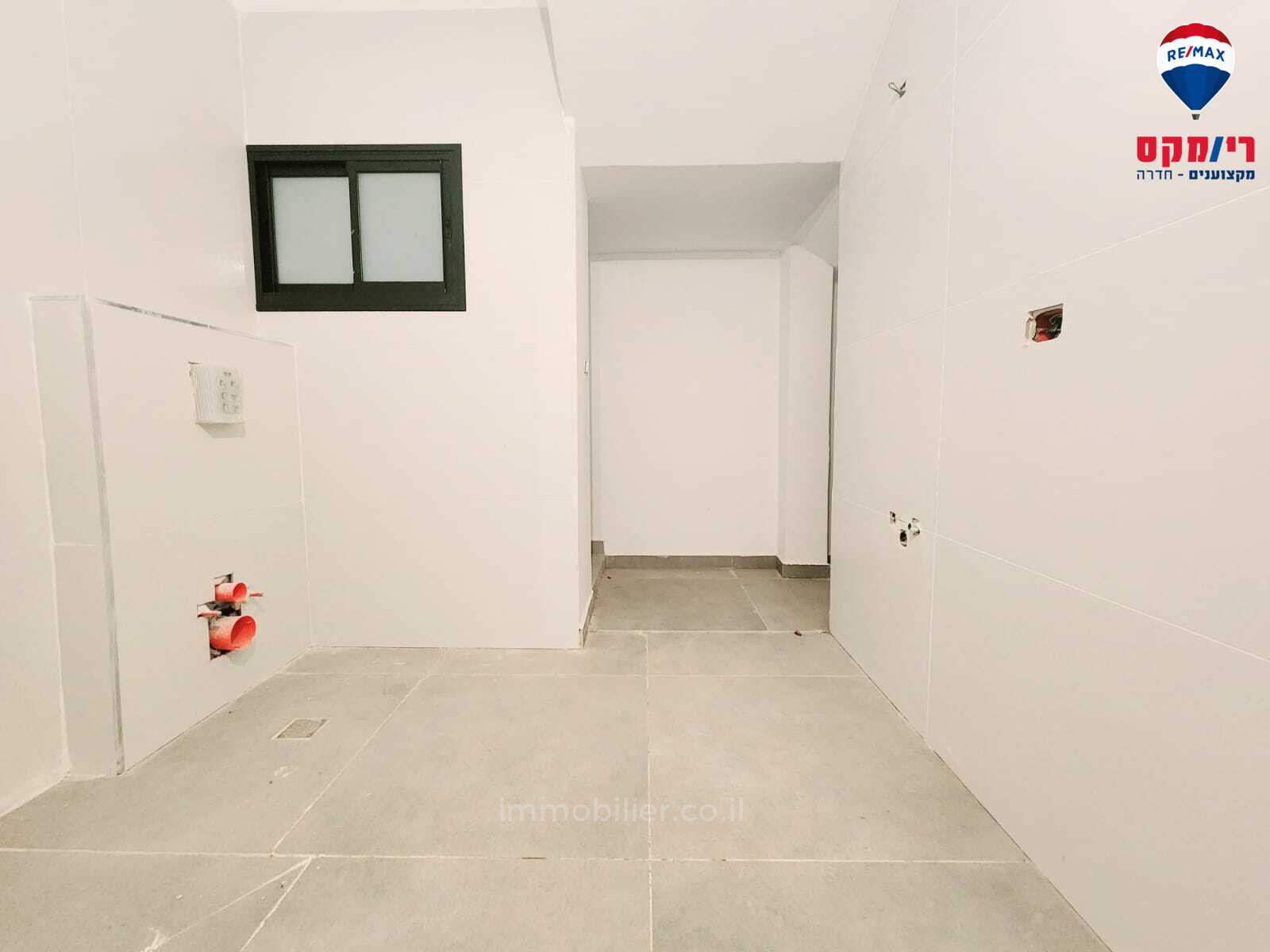 Apartamento garden 3 cômodos Hadera Centro da cidade 379-IBL-311