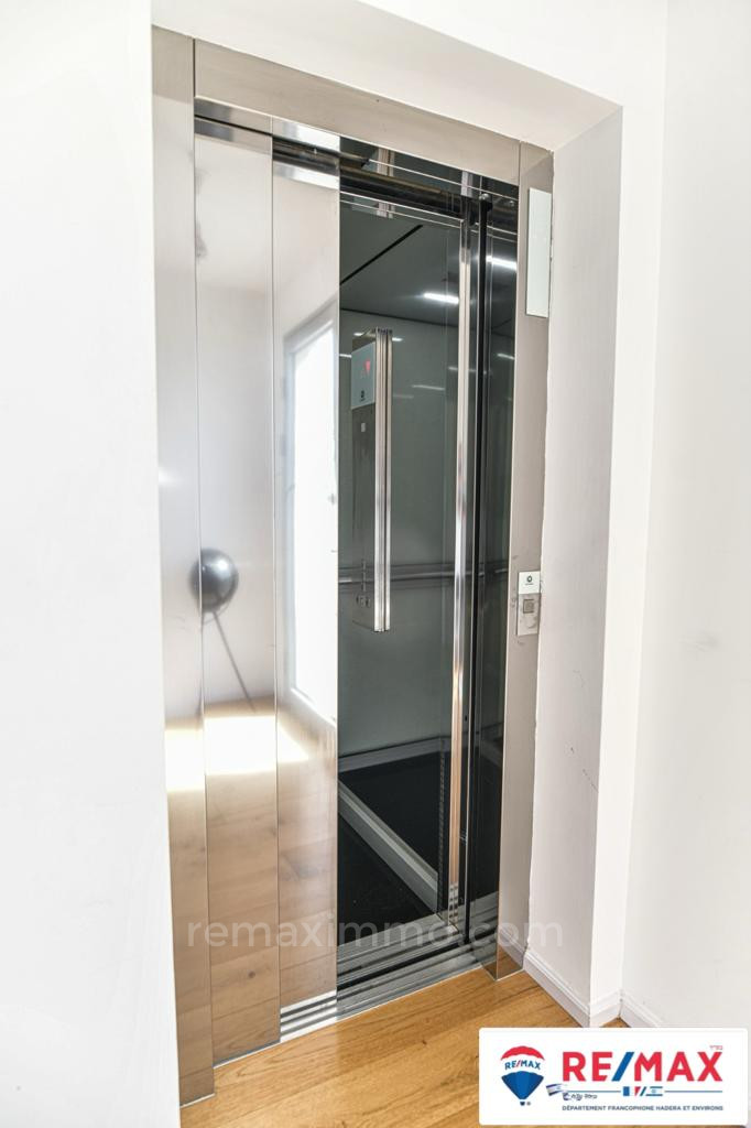 Casarão 8 cômodos Hadera Centro da cidade 379-IBL-319