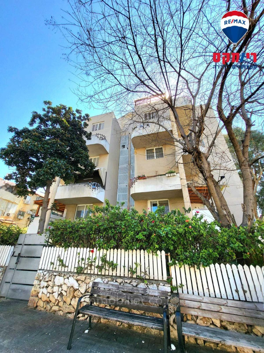 Apartamento 4 cômodos Hadera Centro da cidade 379-IBL-320