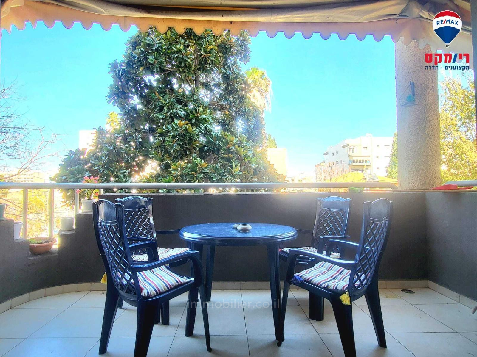 Apartamento 4 cômodos Hadera Centro da cidade 379-IBL-320