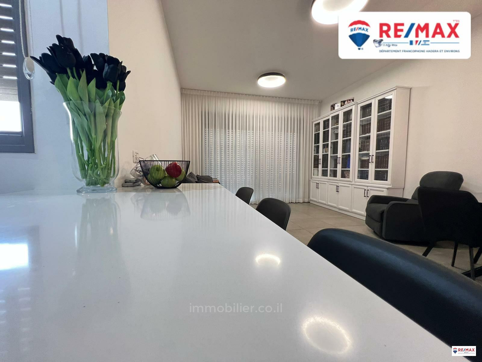 Apartamento 4 cômodos Hadera Centro da cidade 379-IBL-330