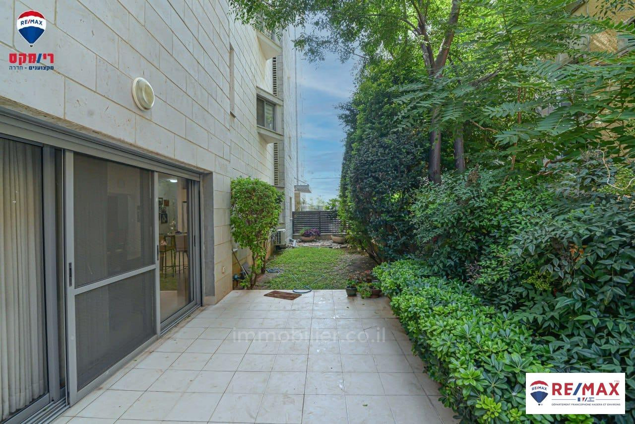 Apartamento garden 5 cômodos Hadera Centro da cidade 379-IBL-332