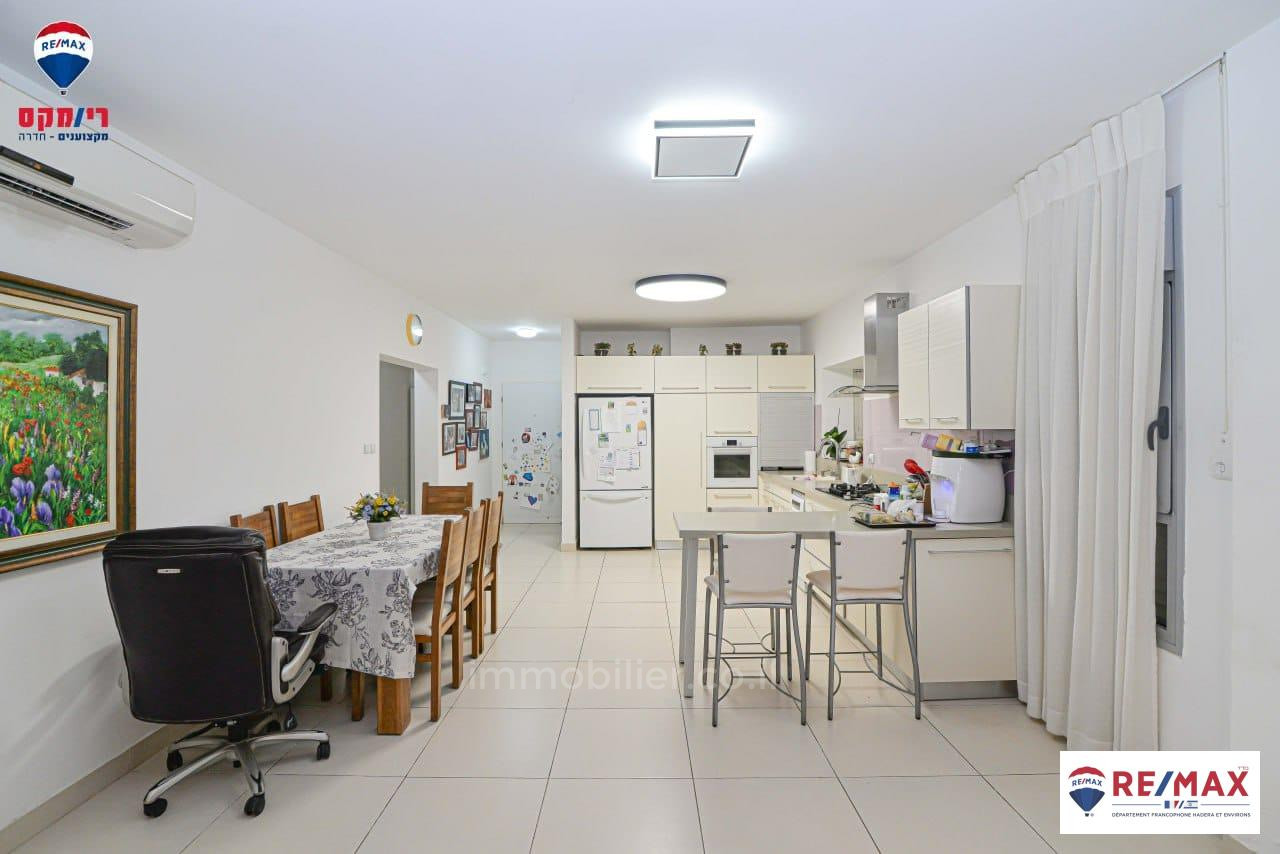 Apartamento garden 5 cômodos Hadera Centro da cidade 379-IBL-332