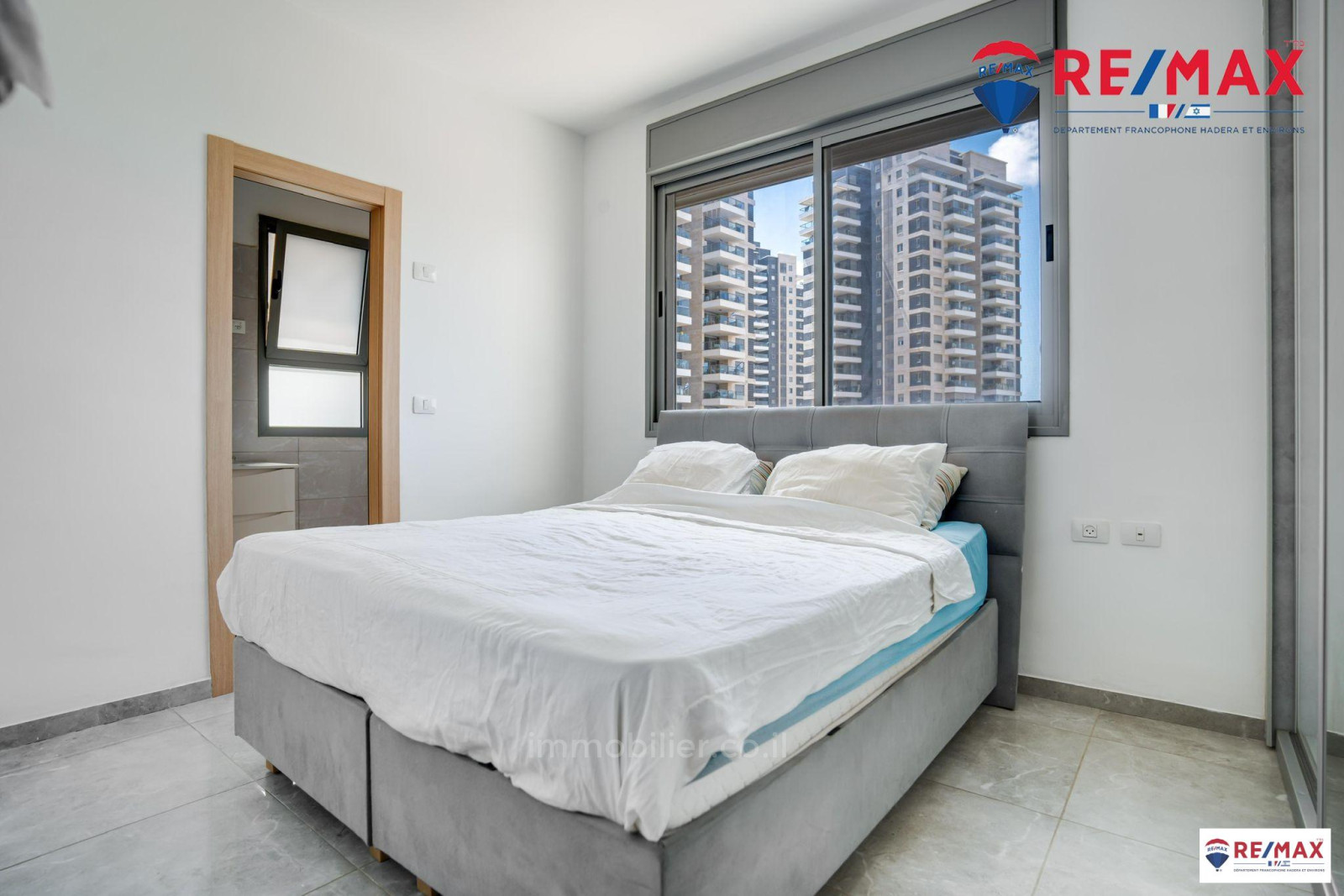 Apartamento 4 cômodos Hadera Bairro do Parque 379-IBL-349