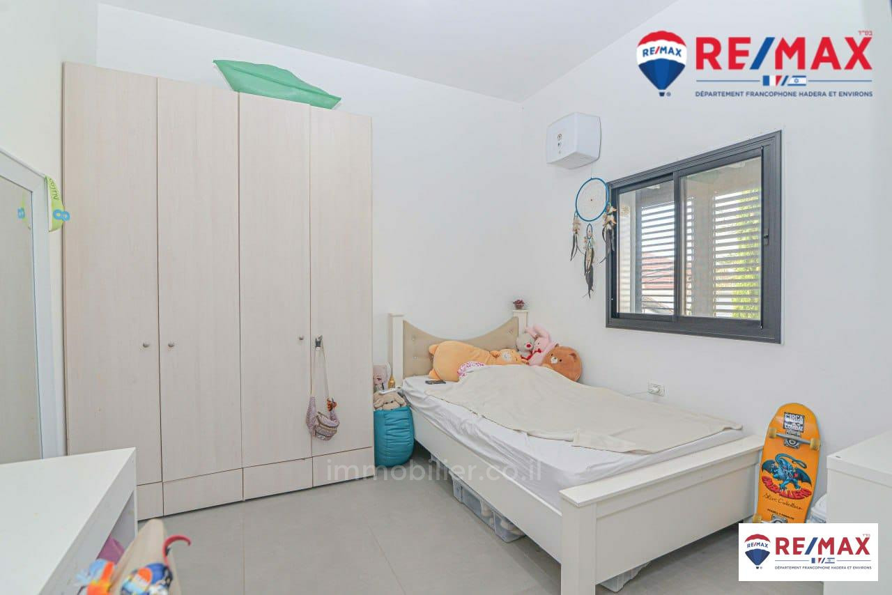 Casarão 7 cômodos Hadera neve haim 379-IBL-354