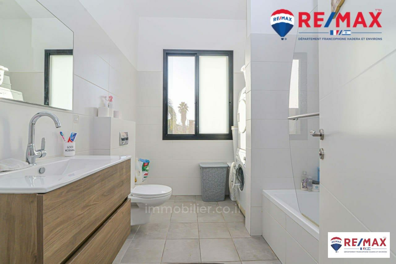 Casarão 7 cômodos Hadera neve haim 379-IBL-354
