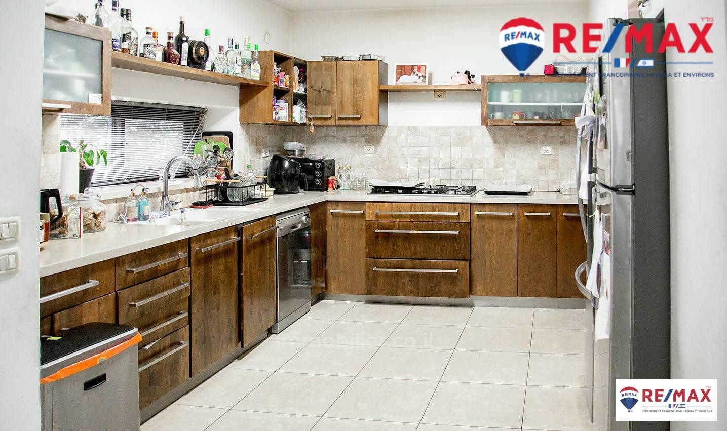 Casa de campo 5.5 cômodos Hadera Bairro Ha-Otsar 379-IBL-361