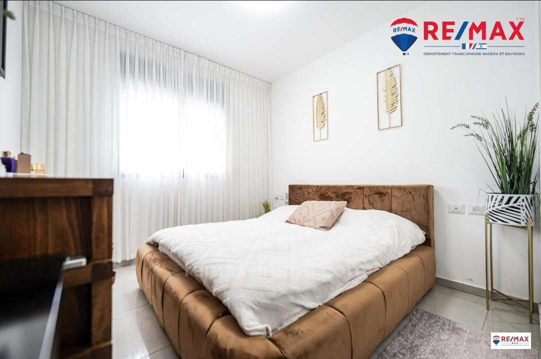 Apartamento 5 cômodos Hadera Centro da cidade 379-IBL-375