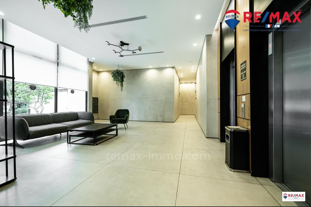 Apartamento 5 cômodos Hadera Centro da cidade 379-IBL-375