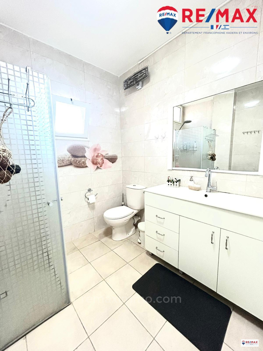 Apartamento 4 cômodos Hadera Centro da cidade 379-IBL-377